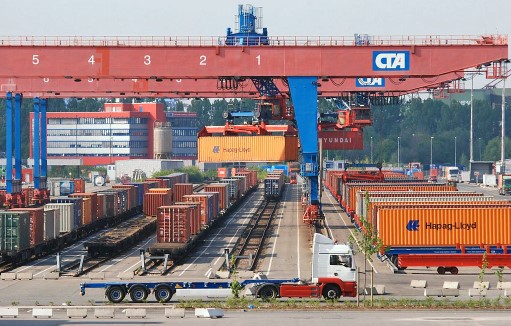 Containerbahnhof Altenwerder 2014