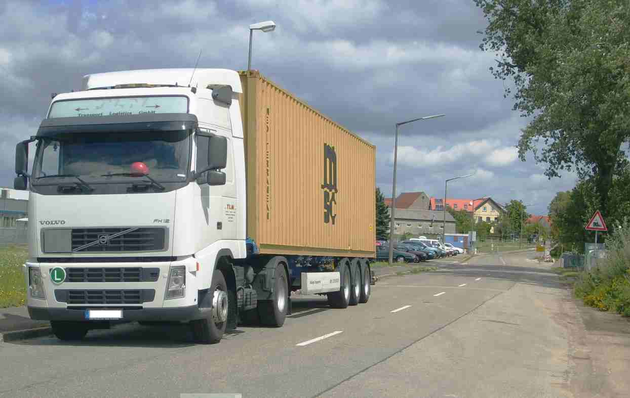 LKW mit Container